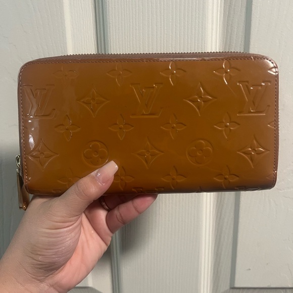 Louis Vuitton Vernis Zippy Wallet Rose Velours - Picture 5 of 7